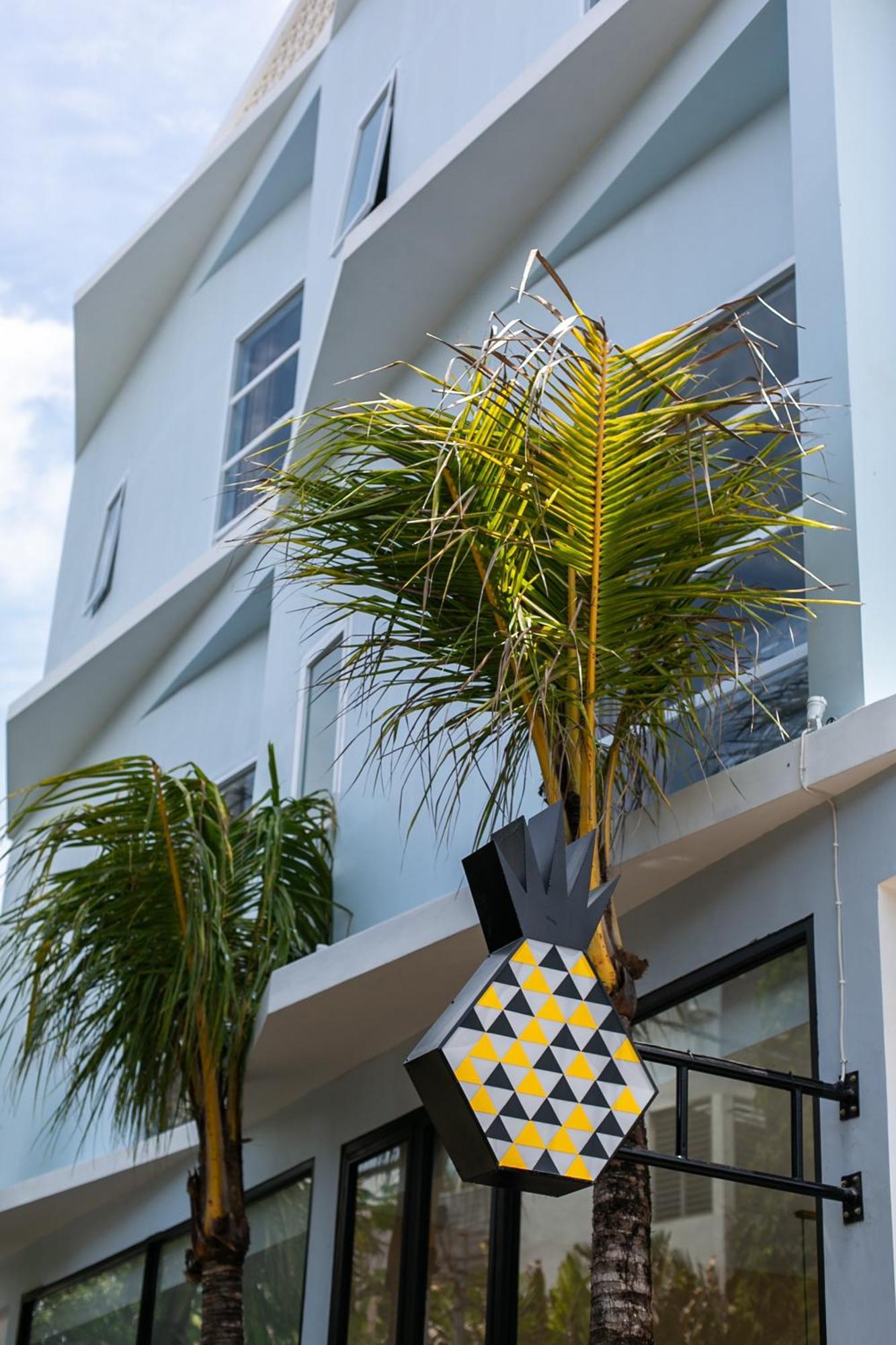 Coco & Pineapple Pants Hostel Canggu  Exterior photo